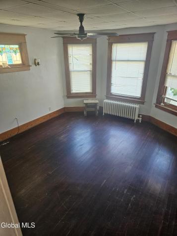 8 Lomasney Avenue Schenectady NY 12308