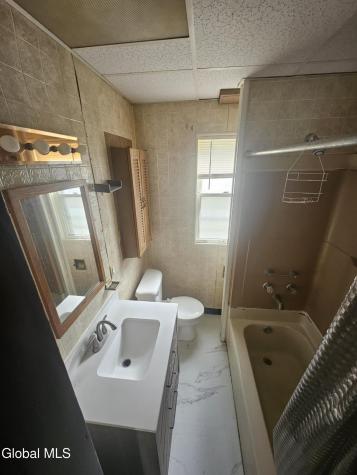 8 Lomasney Avenue Schenectady NY 12308