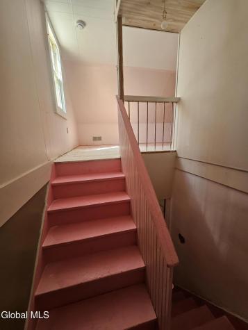 8 Lomasney Avenue Schenectady NY 12308