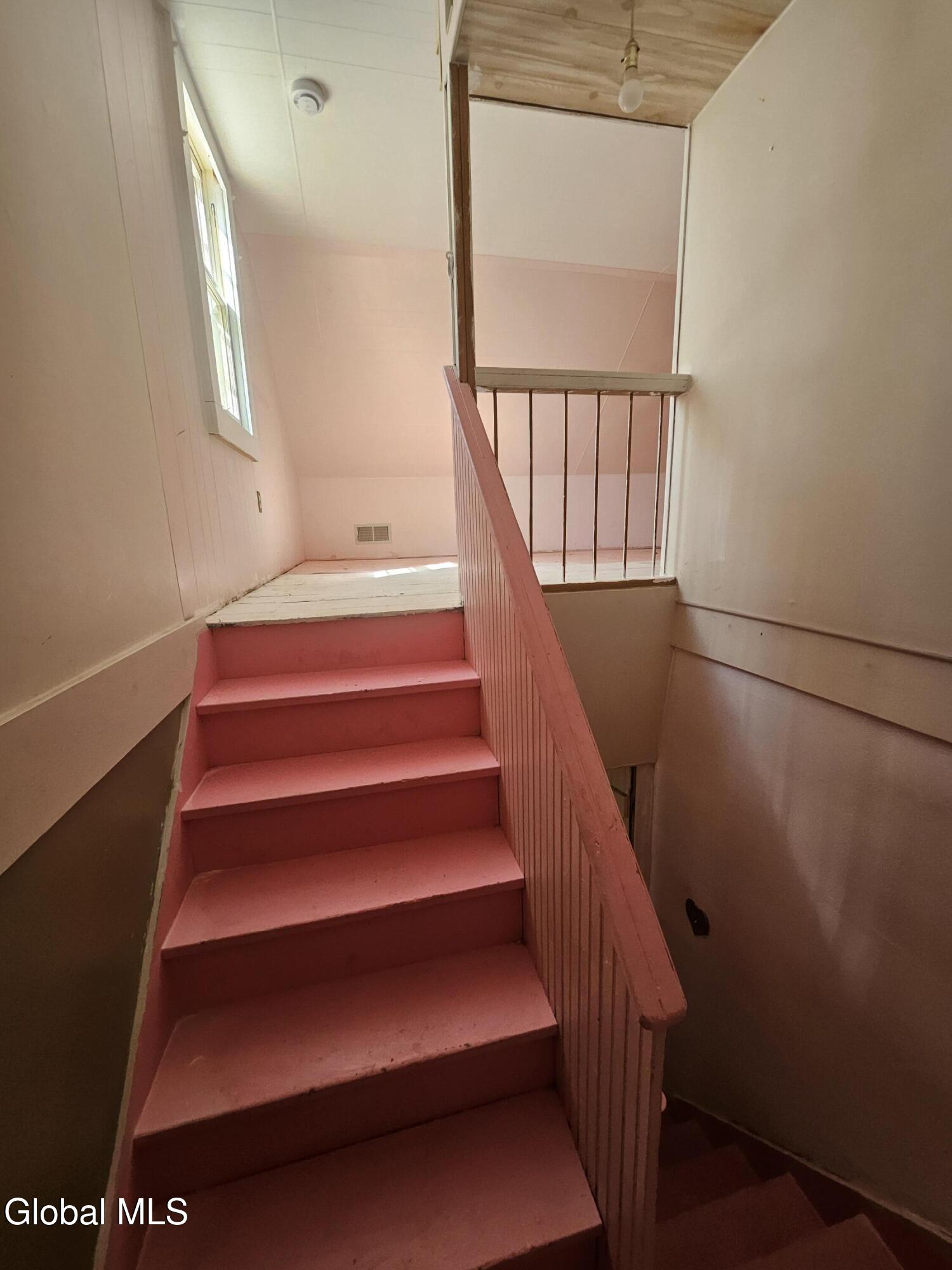 8 Lomasney Avenue Schenectady NY 12308