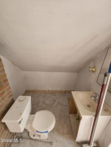 8 Lomasney Avenue Schenectady NY 12308