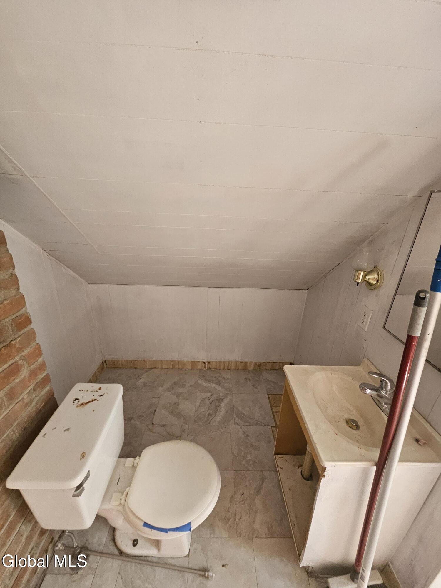 8 Lomasney Avenue Schenectady NY 12308
