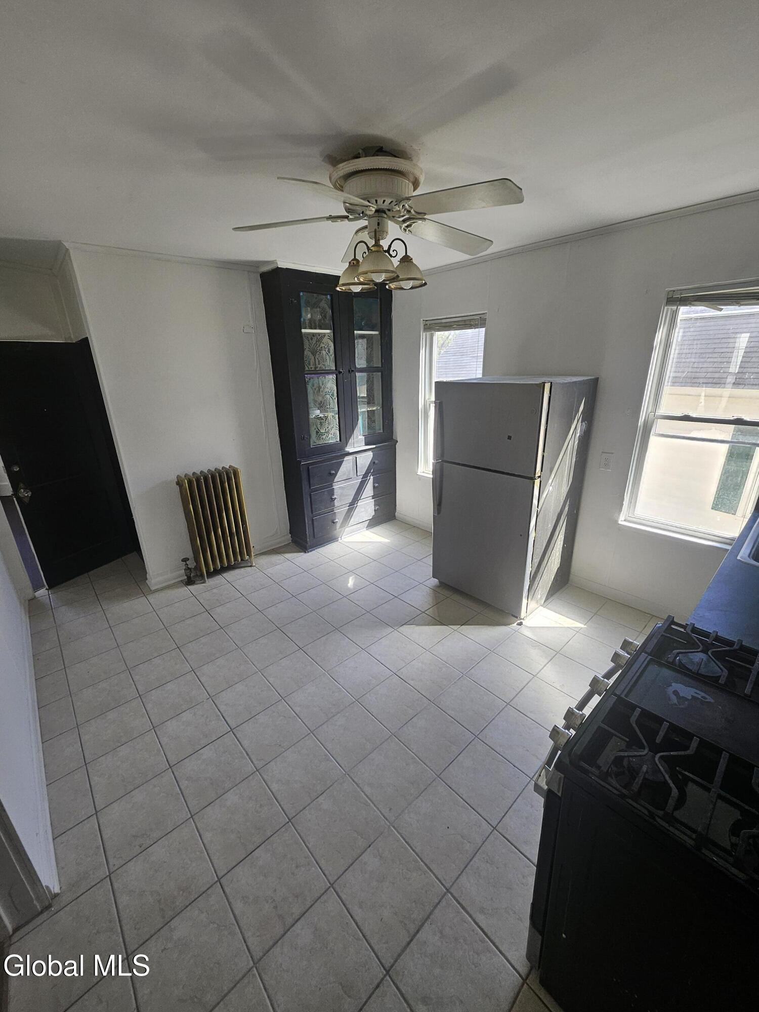 8 Lomasney Avenue Schenectady NY 12308