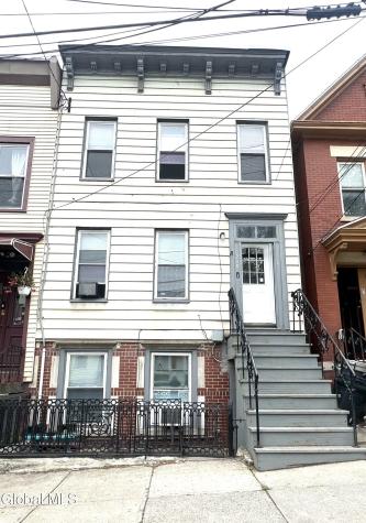 208 Myrtle Avenue Albany NY 12202