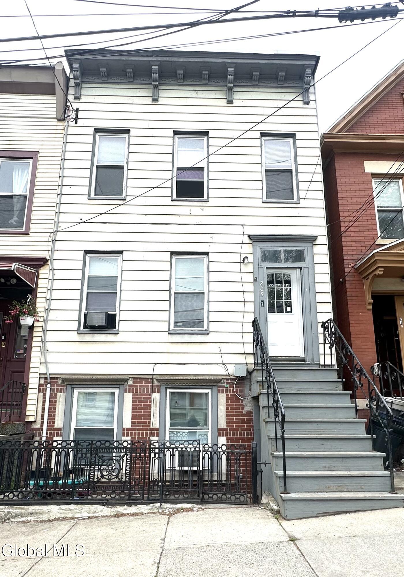 208 Myrtle Avenue Albany NY 12202