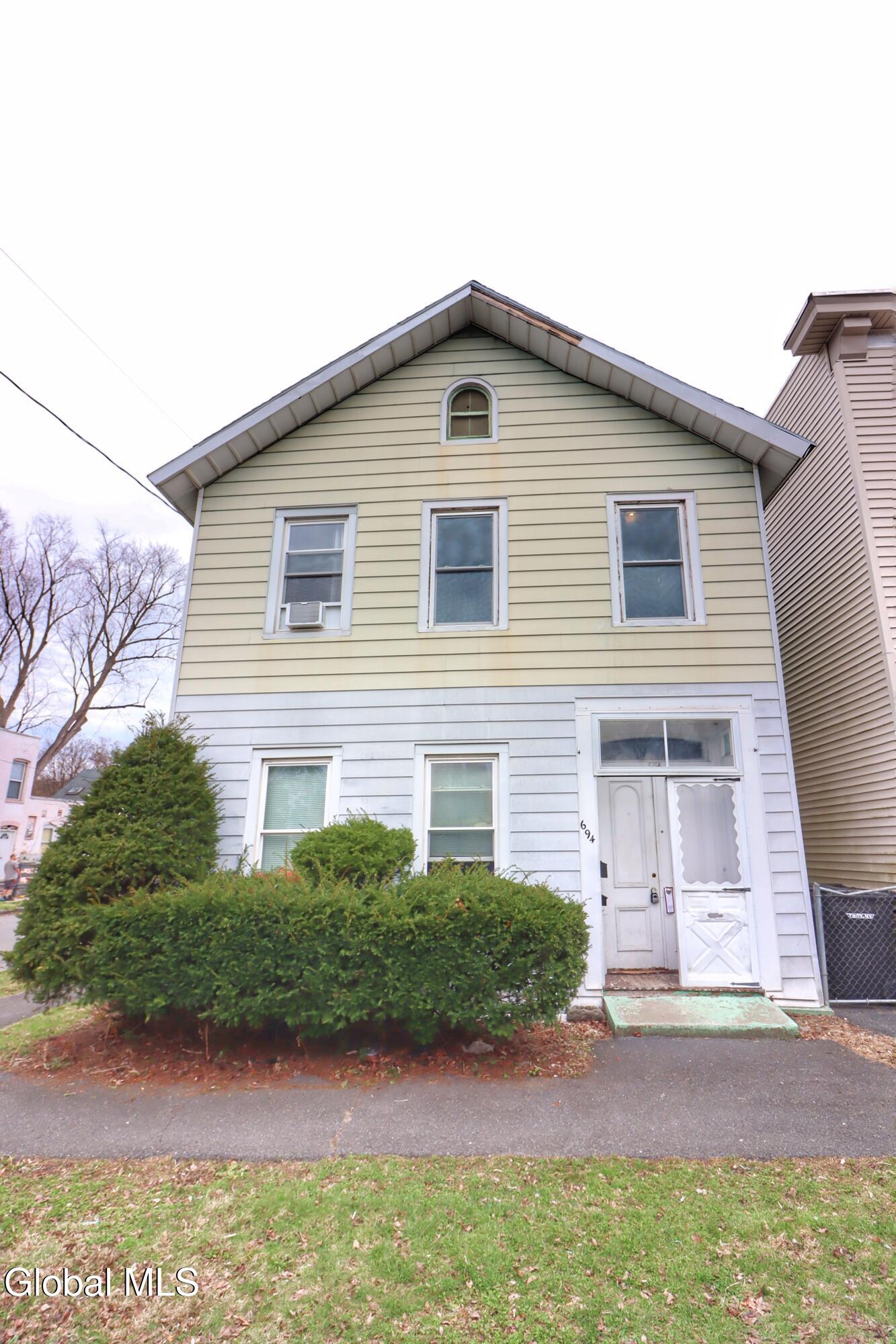 694 4th Avenue Troy NY 12182