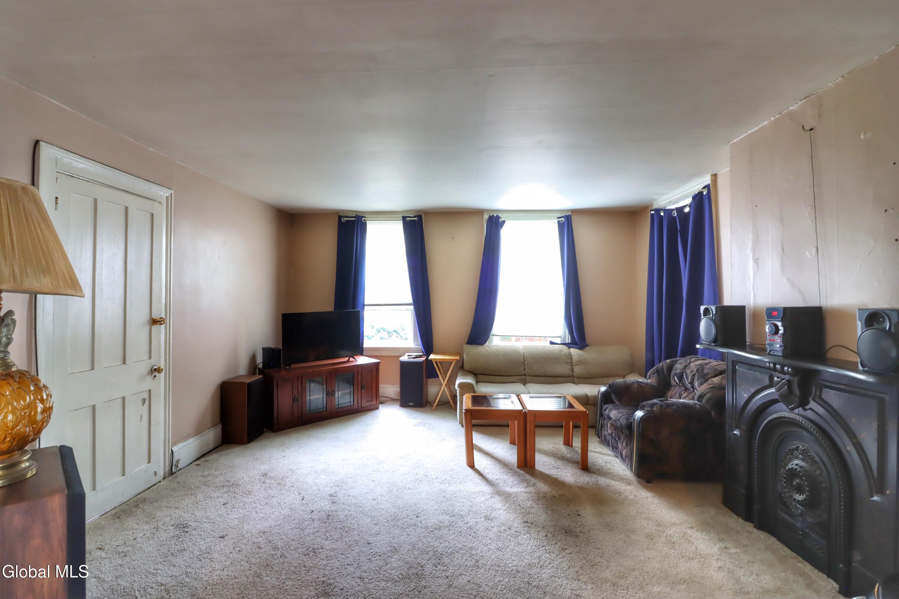 694 4th Avenue Troy NY 12182