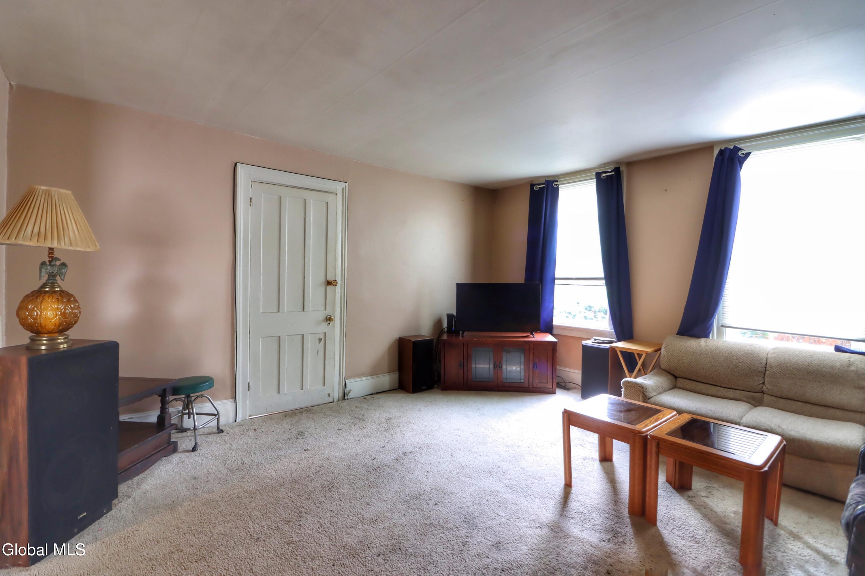 694 4th Avenue Troy NY 12182