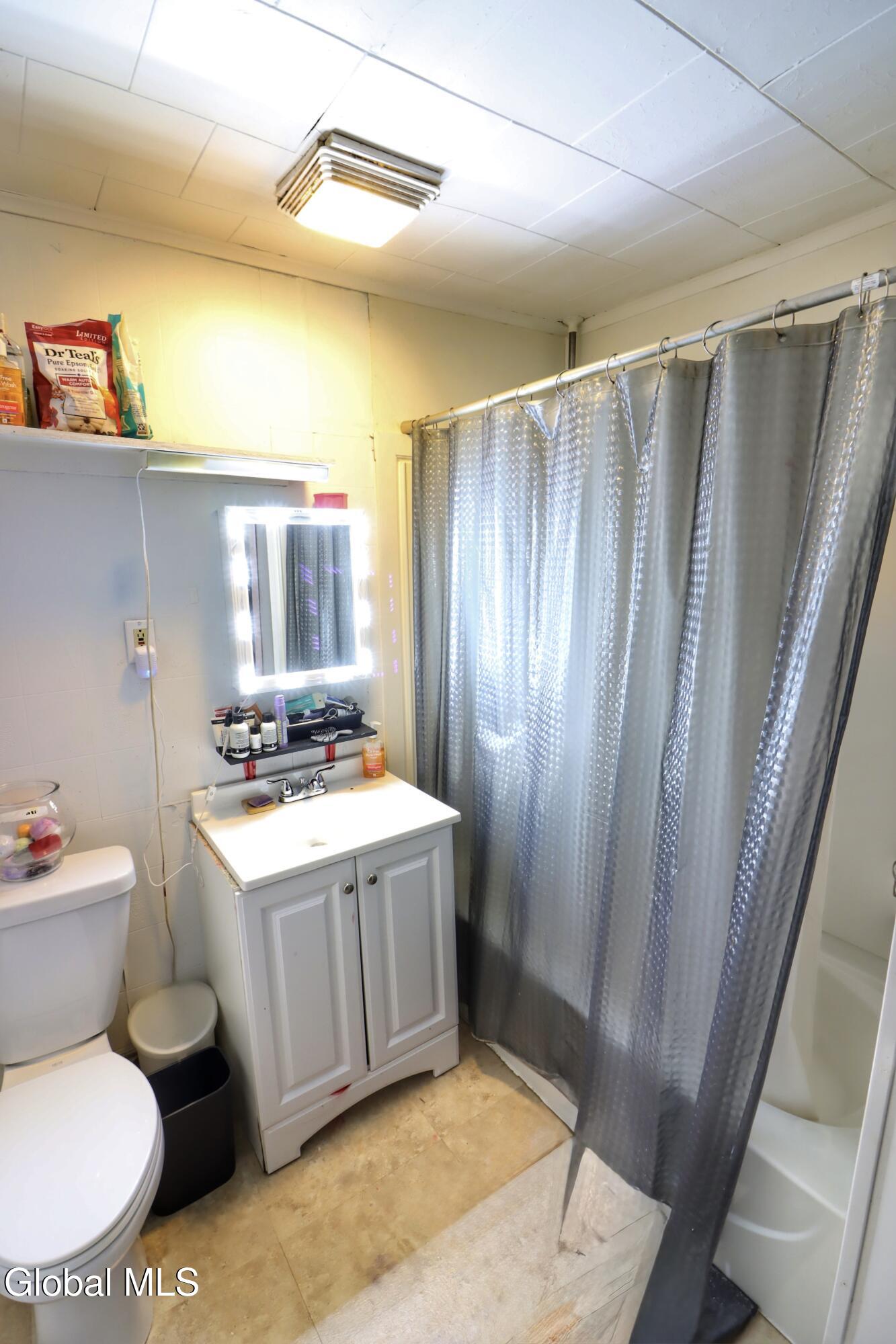 694 4th Avenue Troy NY 12182