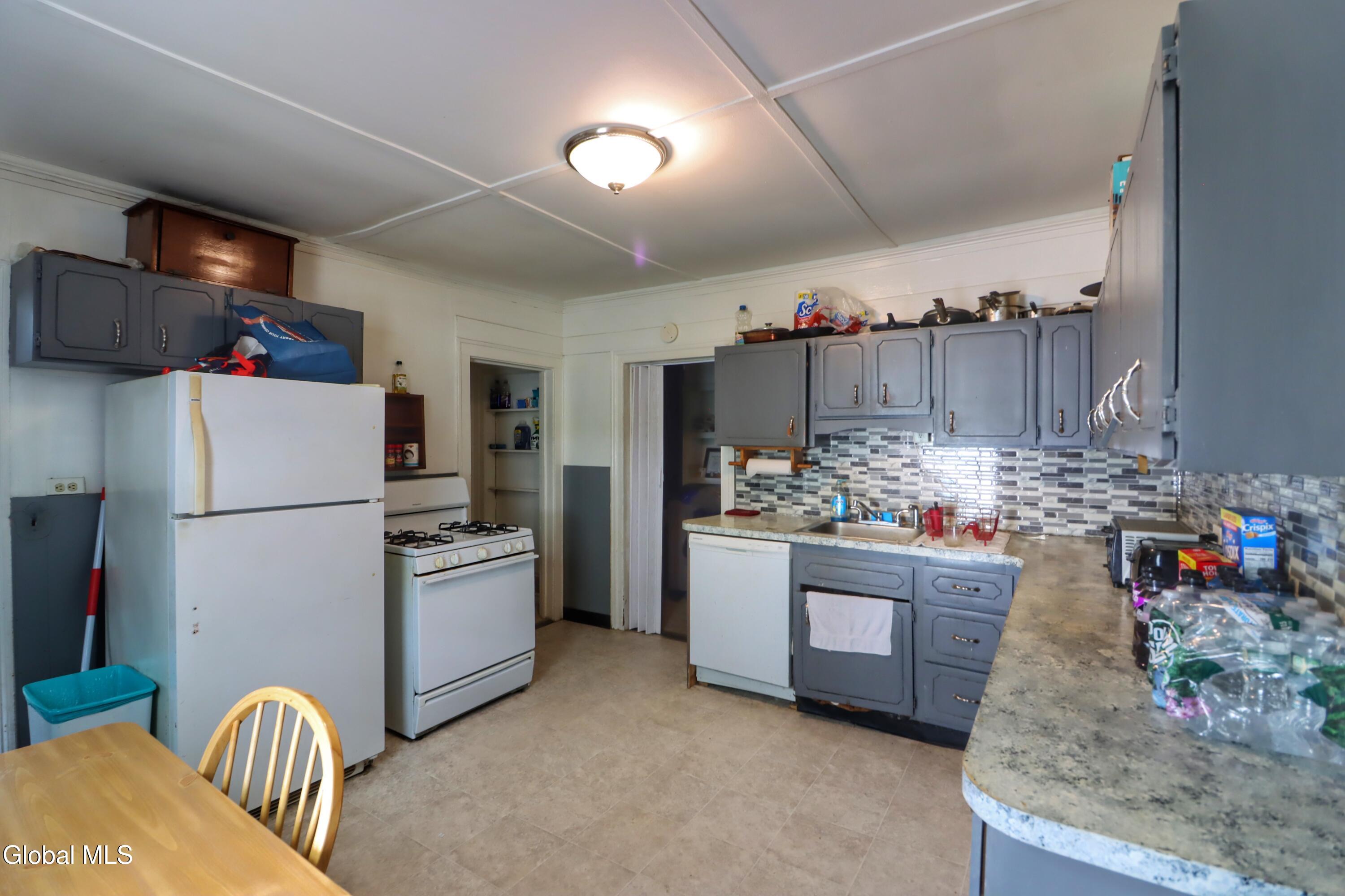 694 4th Avenue Troy NY 12182