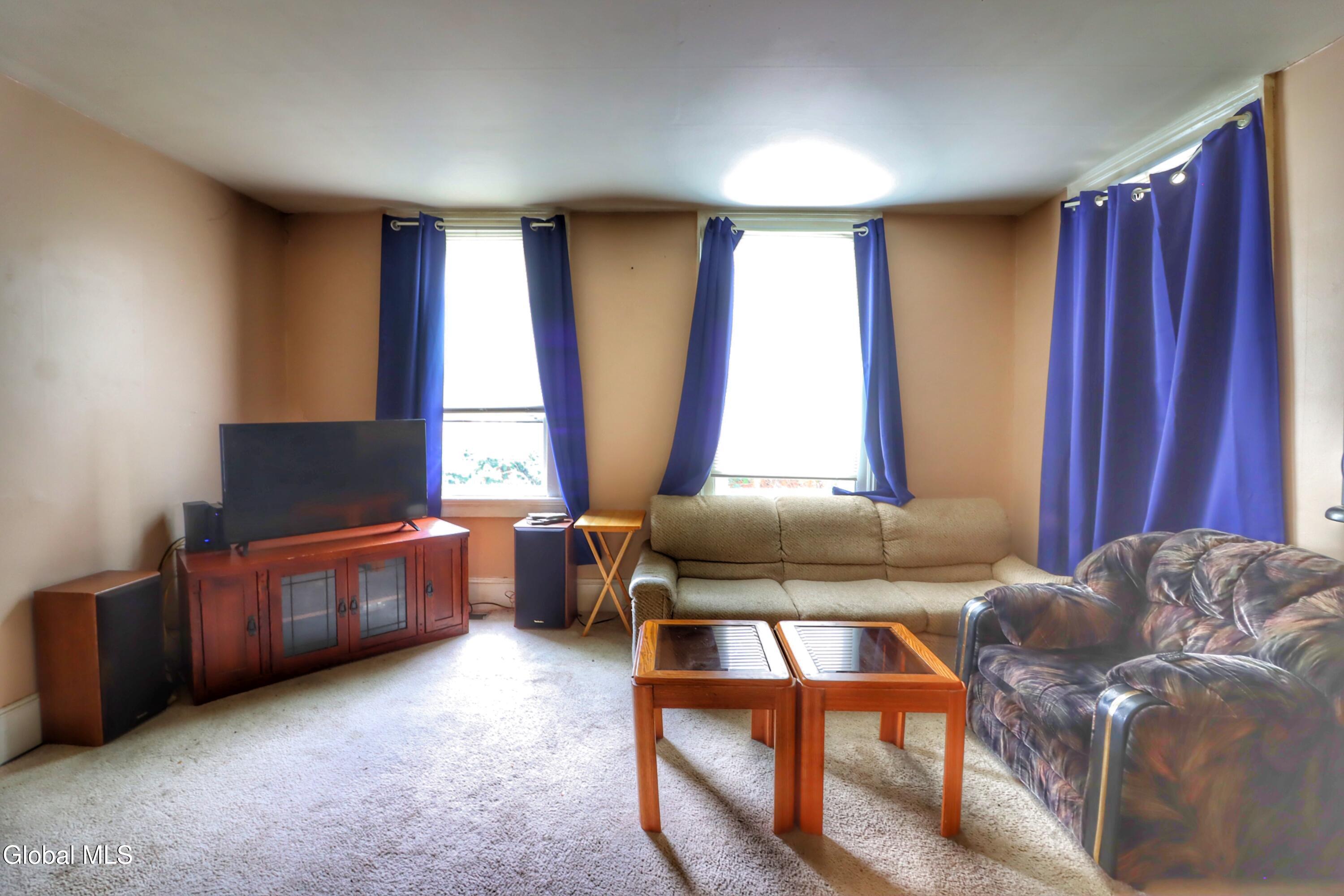 694 4th Avenue Troy NY 12182