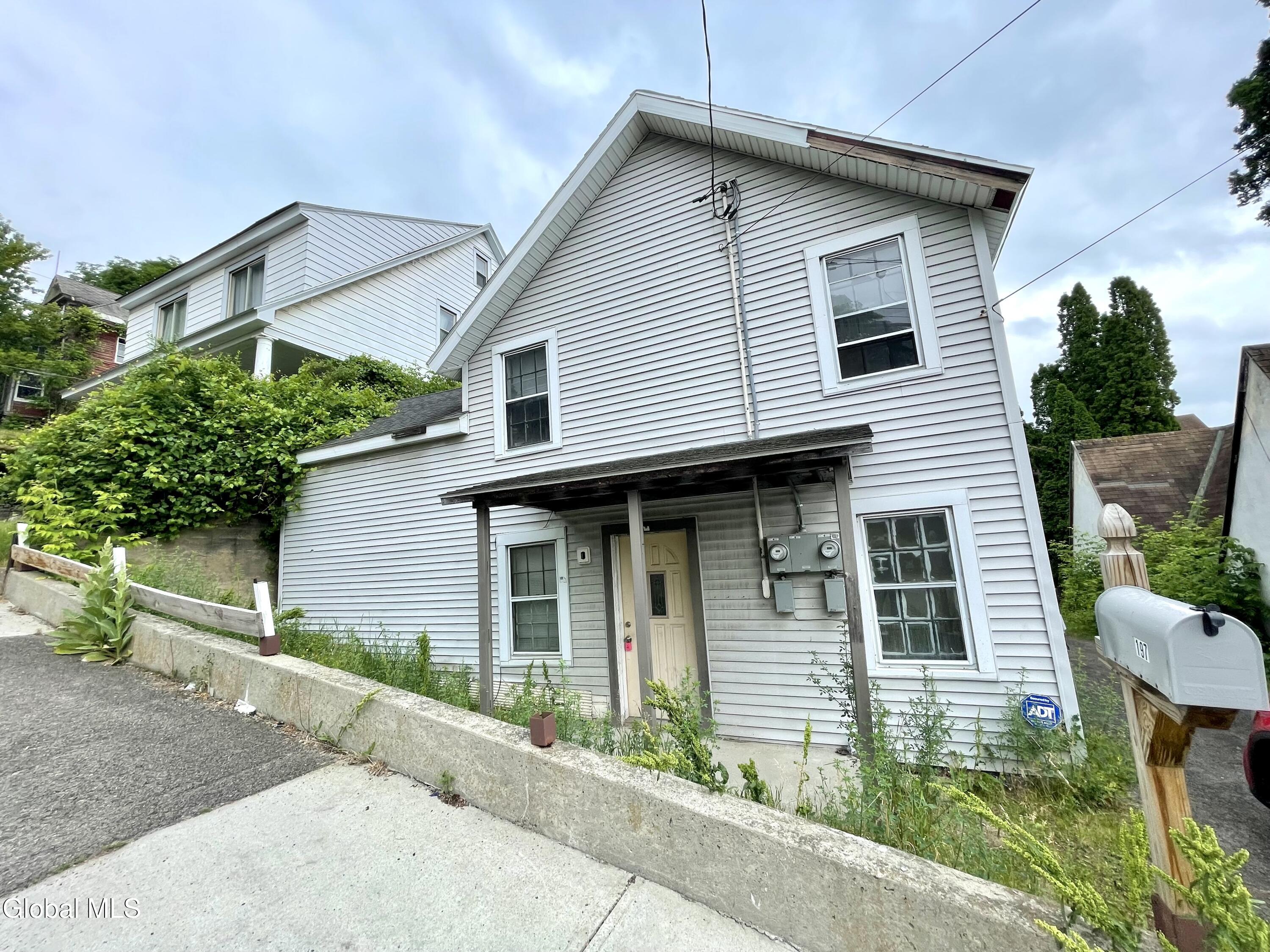 197 Vrooman Avenue Amsterdam NY 12010