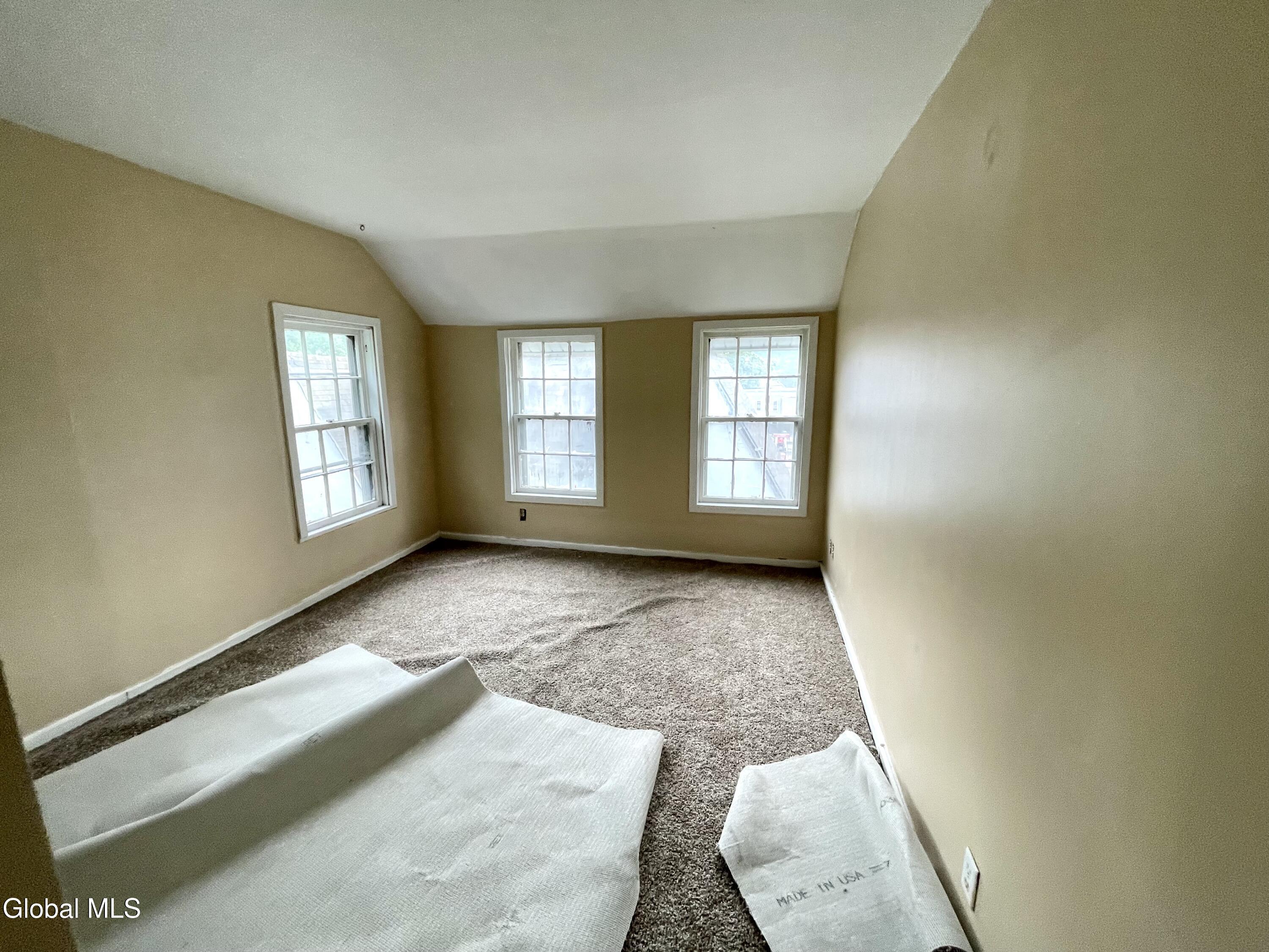 197 Vrooman Avenue Amsterdam NY 12010