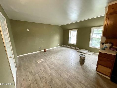 197 Vrooman Avenue Amsterdam NY 12010