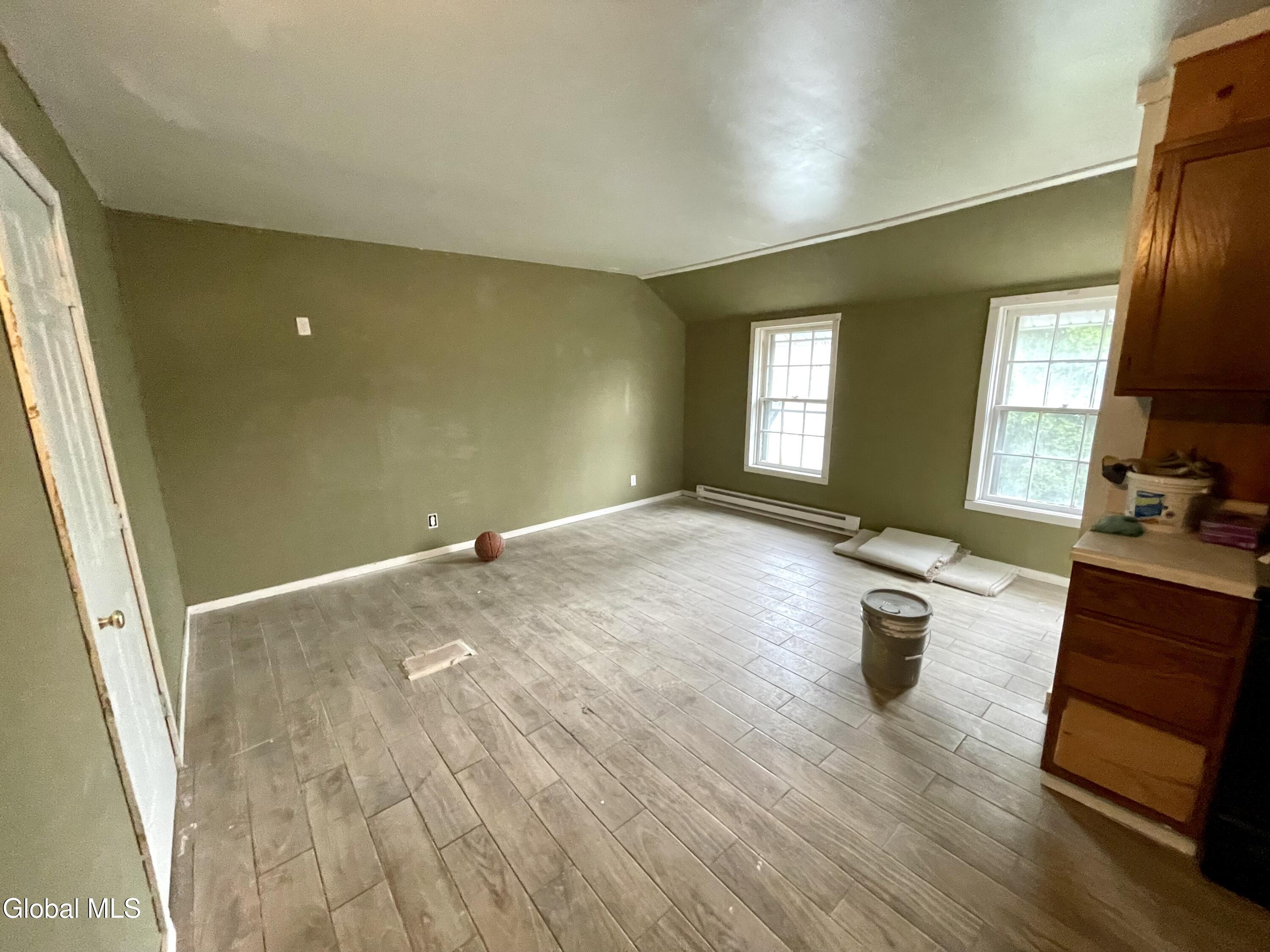 197 Vrooman Avenue Amsterdam NY 12010