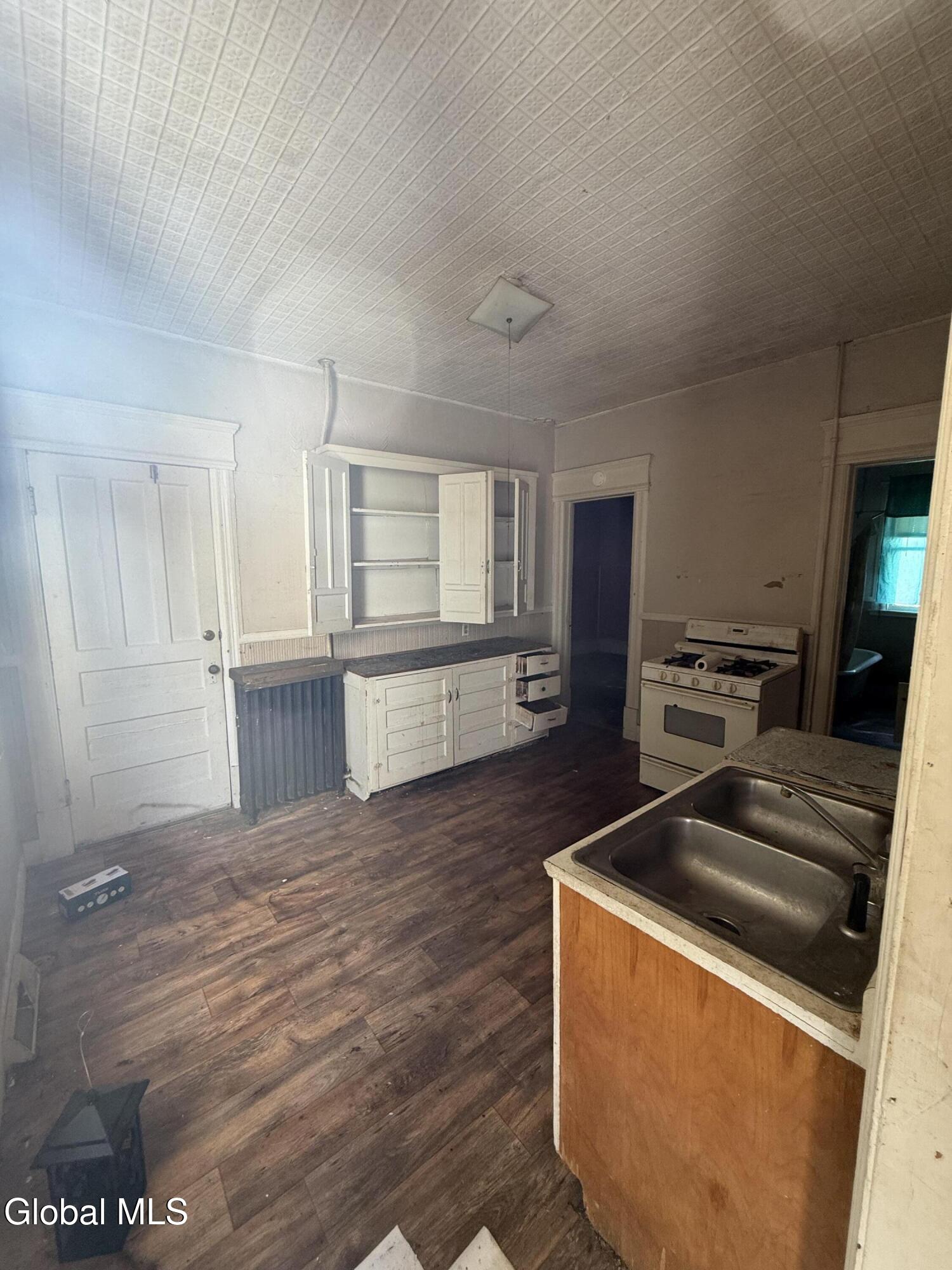 187 Bleecker Street Gloversville NY 12078