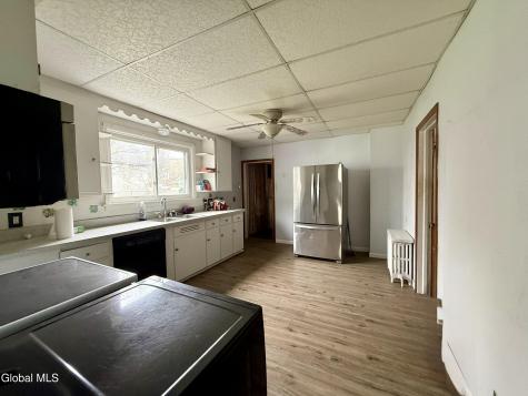 12 Yeoman Street Amsterdam NY 12010