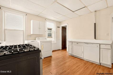 928 Delamont Avenue Schenectady NY 12307