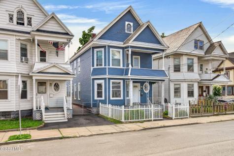 928 Delamont Avenue Schenectady NY 12307