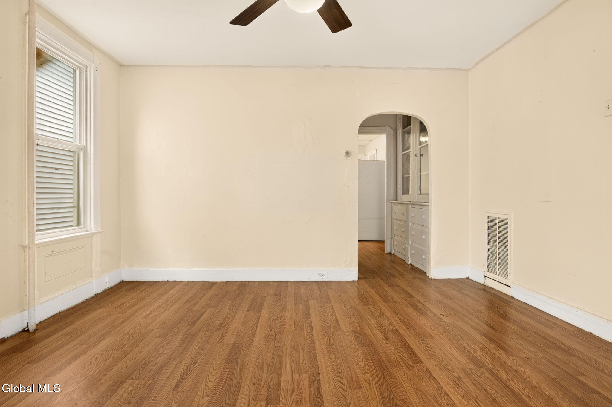 928 Delamont Avenue Schenectady NY 12307