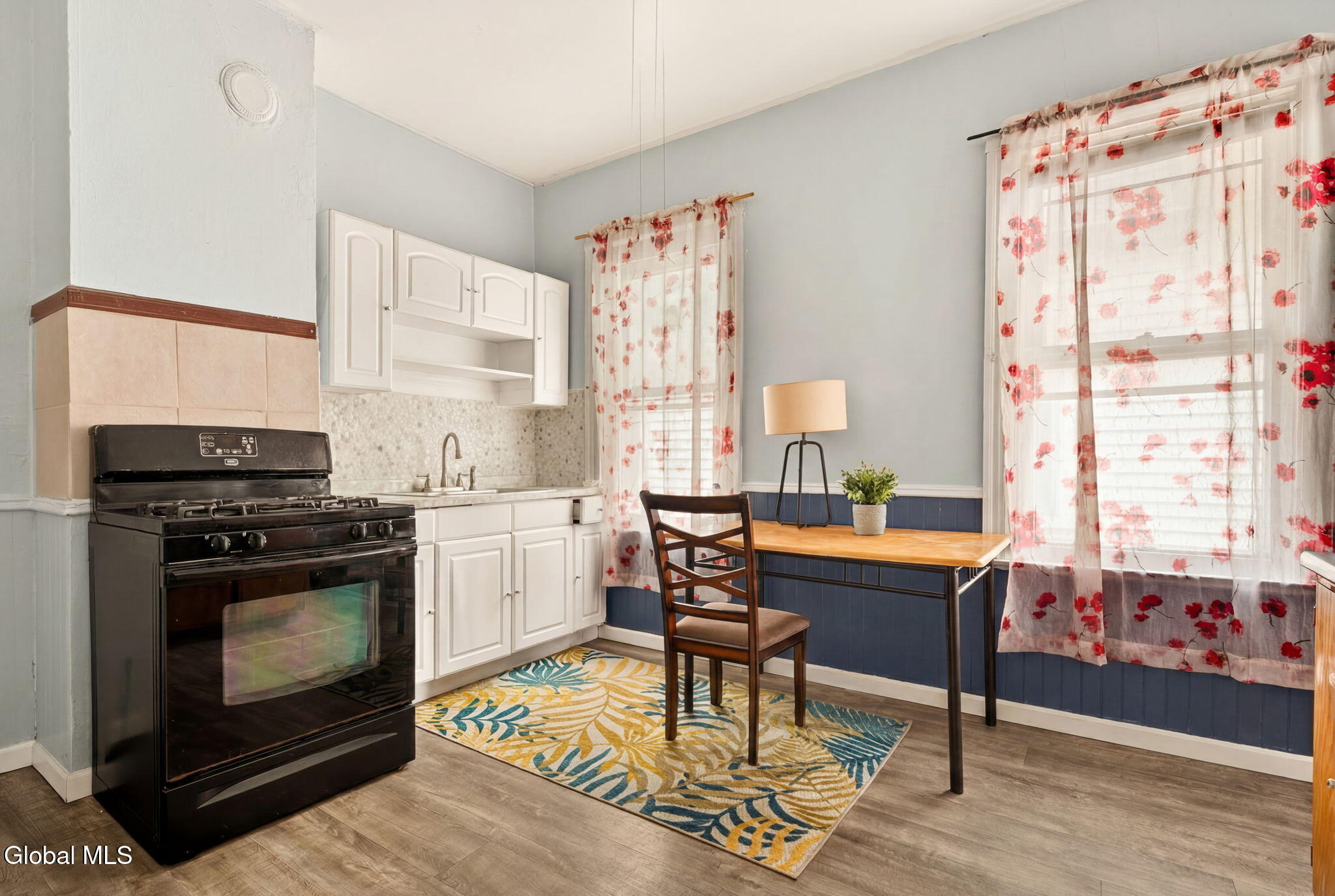 928 Delamont Avenue Schenectady NY 12307