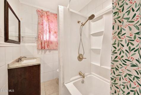 928 Delamont Avenue Schenectady NY 12307