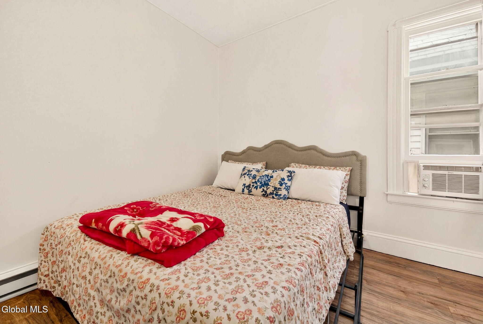 928 Delamont Avenue Schenectady NY 12307