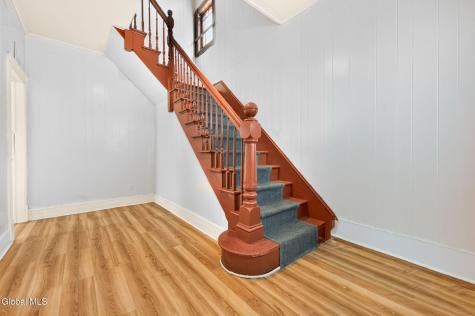 928 Delamont Avenue Schenectady NY 12307