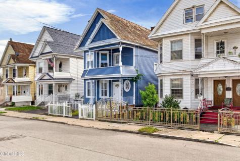 928 Delamont Avenue Schenectady NY 12307