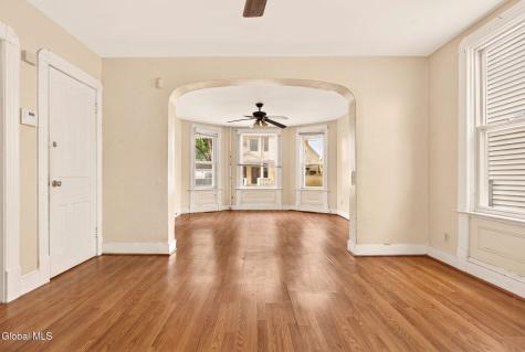 928 Delamont Avenue Schenectady NY 12307