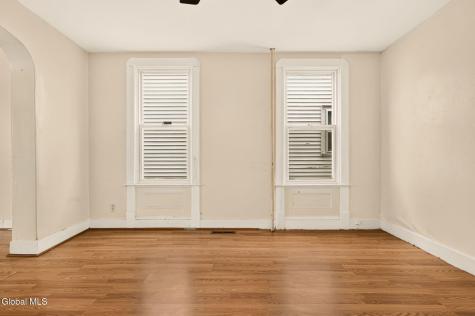 928 Delamont Avenue Schenectady NY 12307
