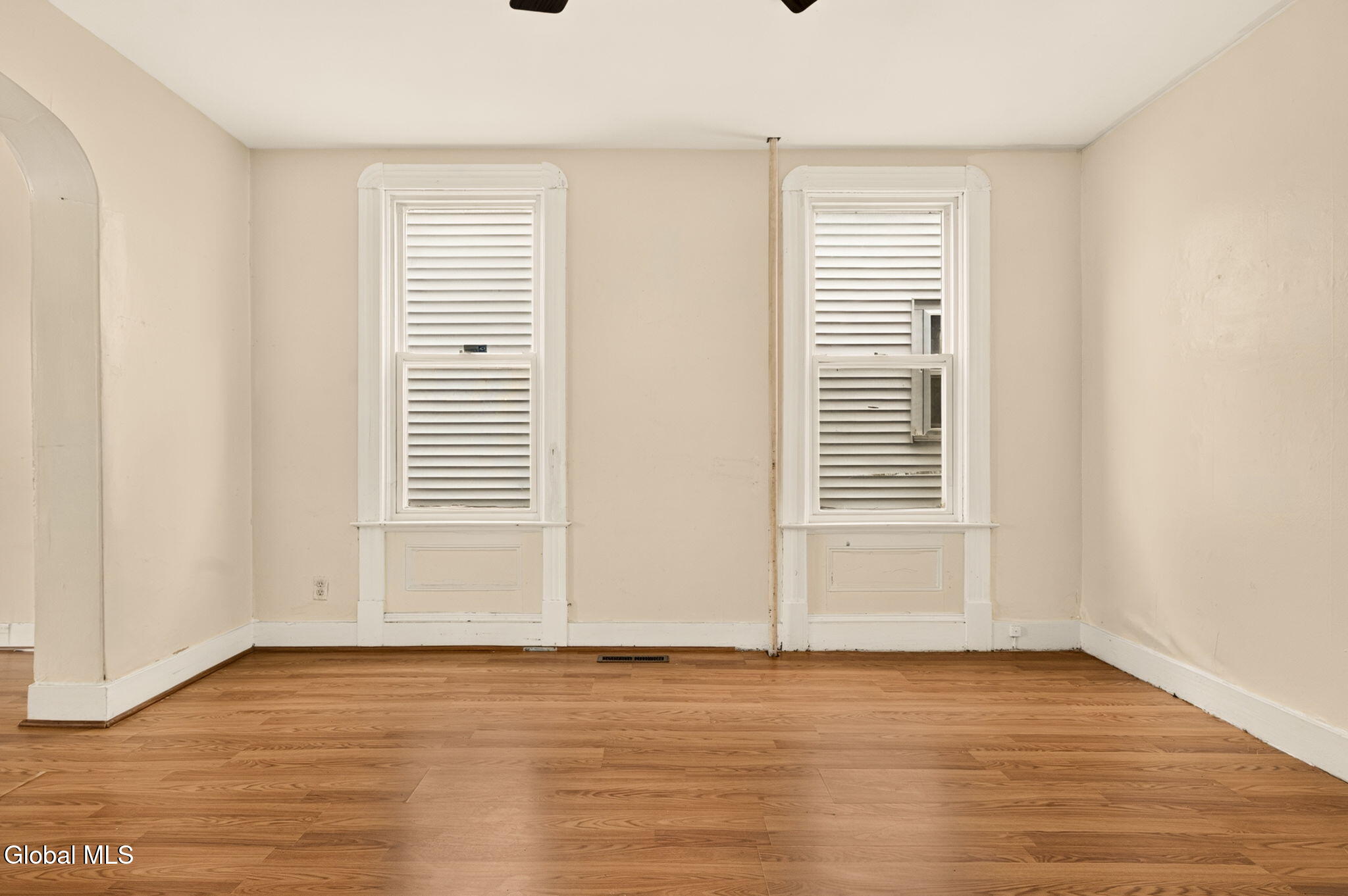 928 Delamont Avenue Schenectady NY 12307