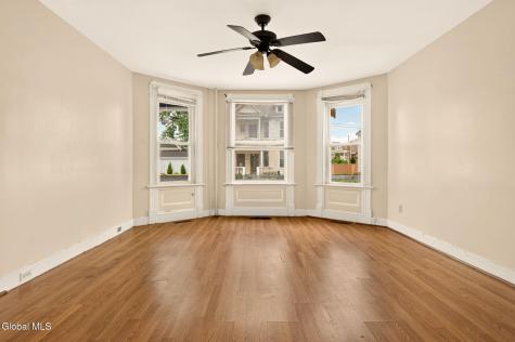 928 Delamont Avenue Schenectady NY 12307