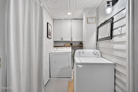 1034 Glendale Place Schenectady NY 12303