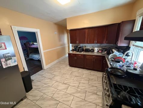 131 Furman Street Schenectady NY 12304
