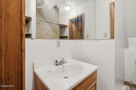 131 Furman Street Schenectady NY 12304