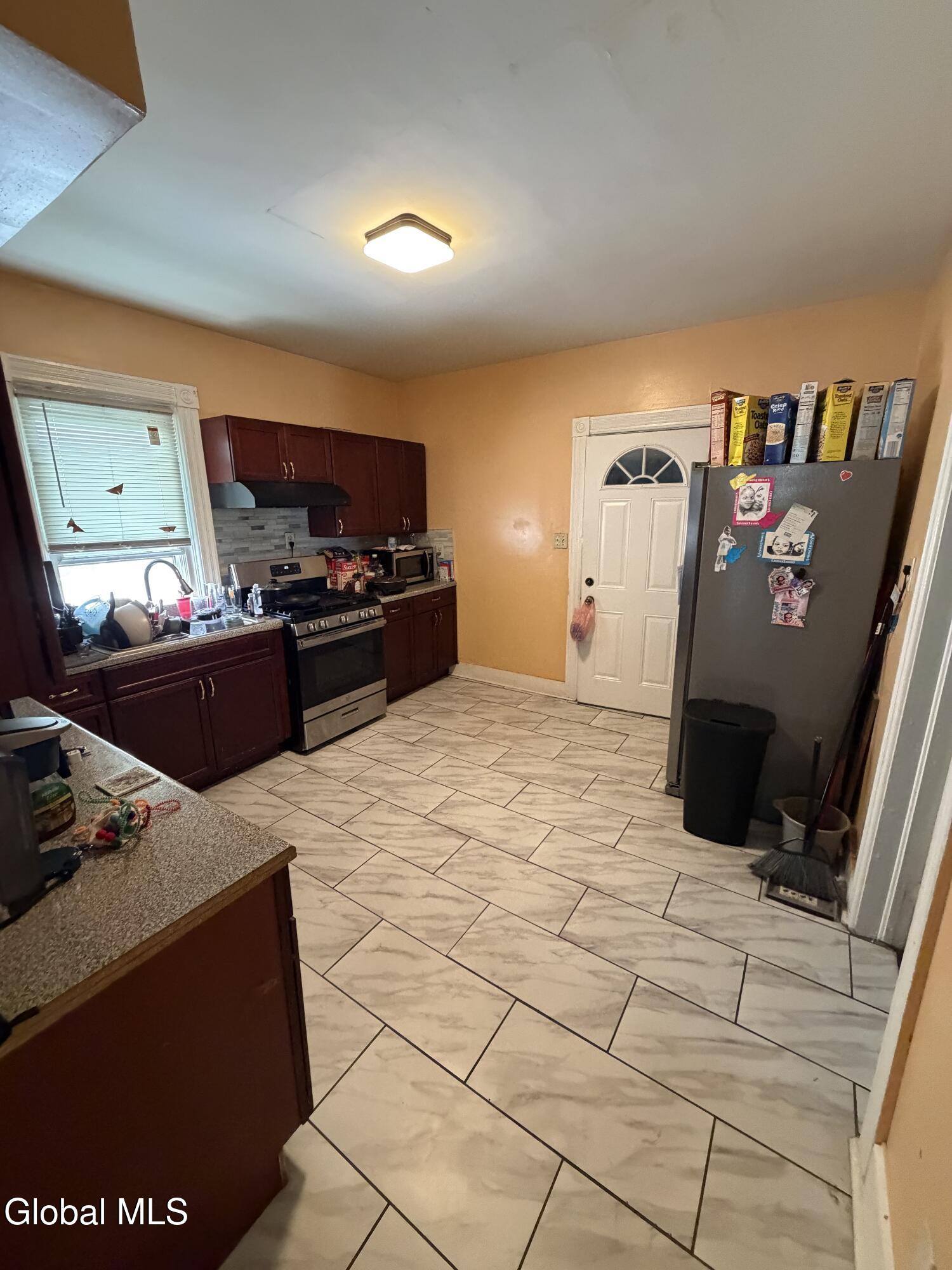 131 Furman Street Schenectady NY 12304