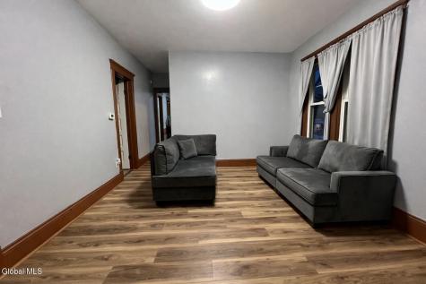 18.5 Dudley Heights Albany NY 12210