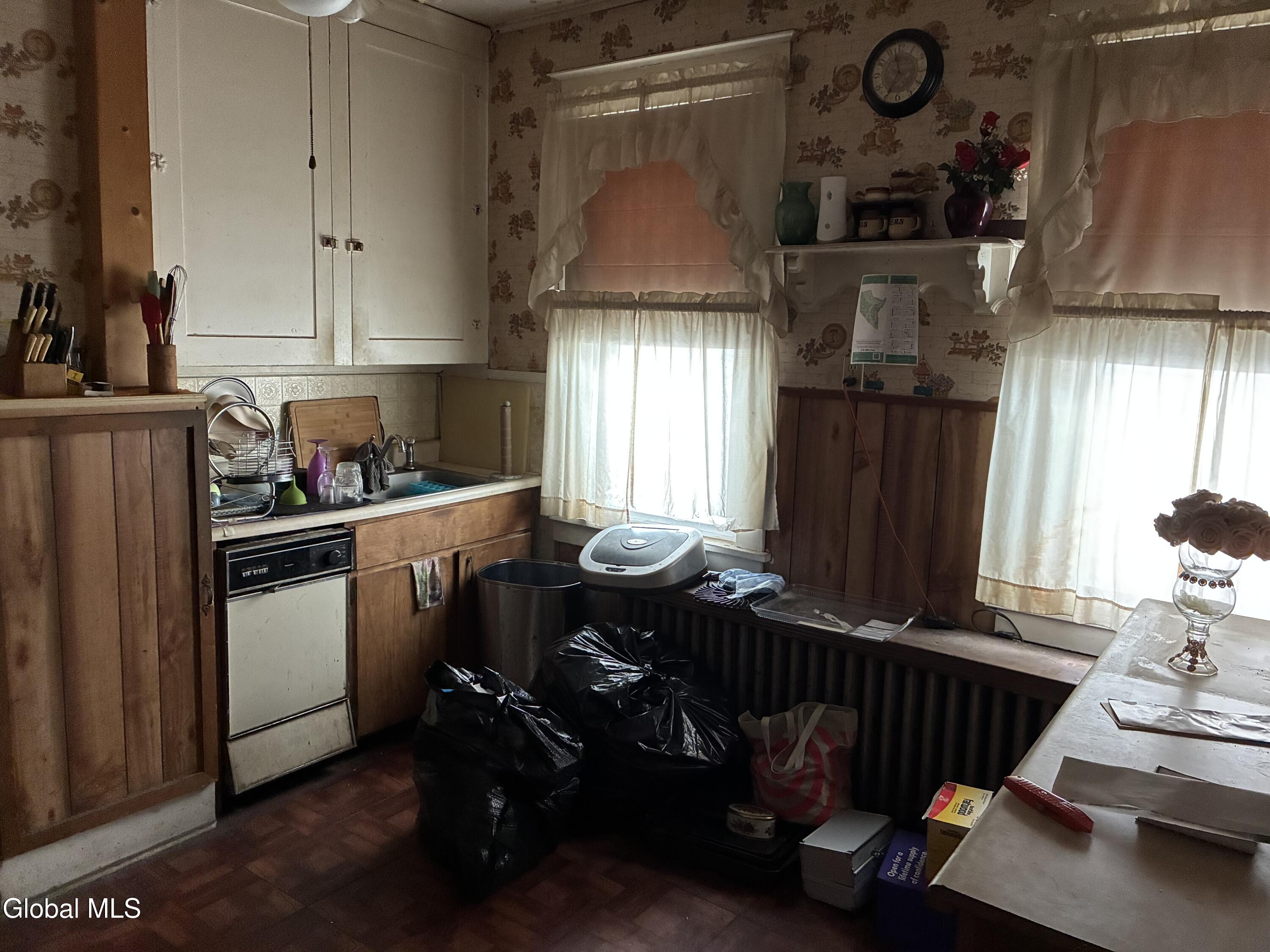 1355 Pleasant Street Schenectady NY 12303