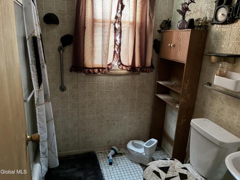 1355 Pleasant Street Schenectady NY 12303