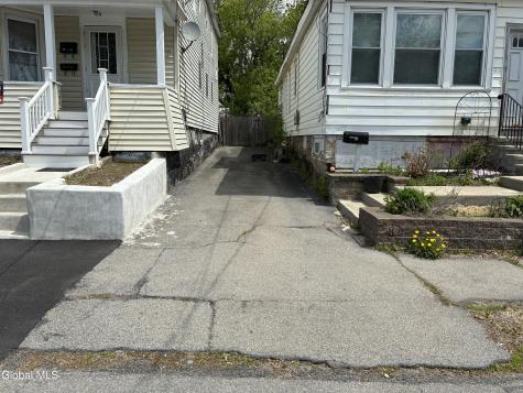 1355 Pleasant Street Schenectady NY 12303