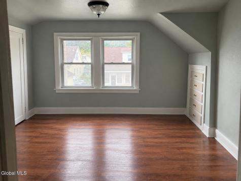5 Berncliff Avenue Albany NY 12208