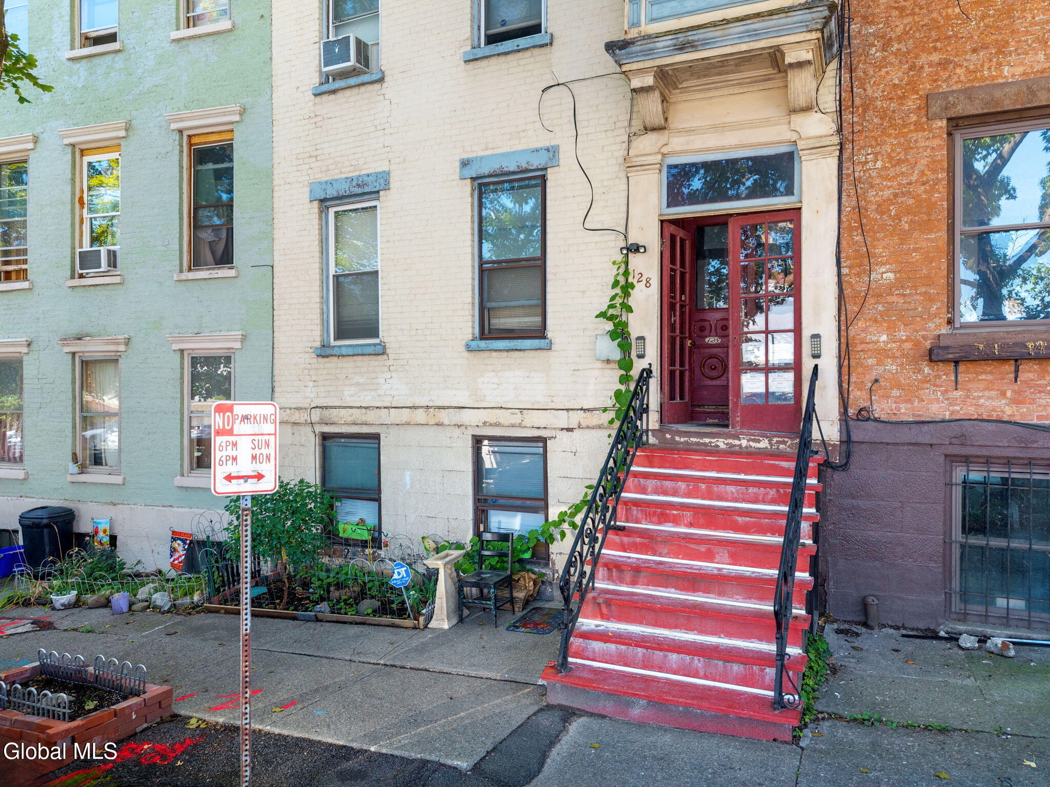 128 Hamilton Street Albany NY 12207