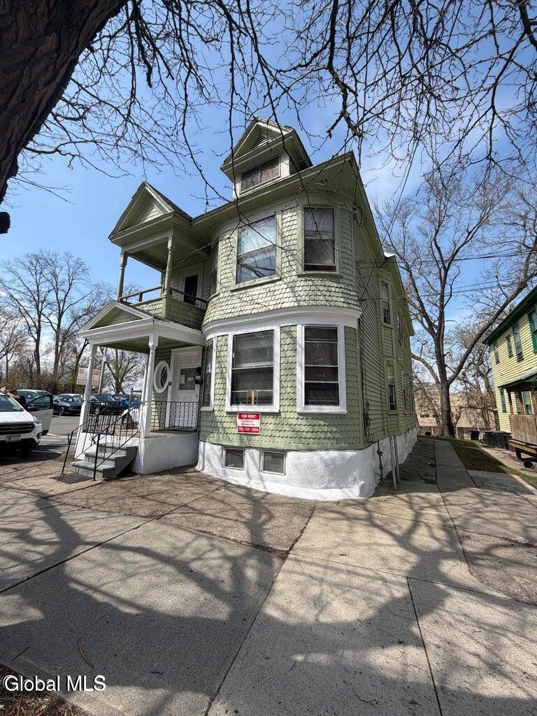 318 Georgetta Dix Schenectady NY 12307