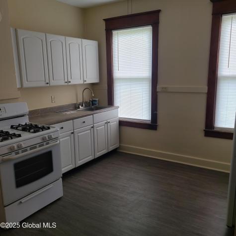 359 Second Avenue Albany NY 12209