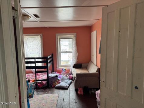 25 Steele Avenue Gloversville NY 12078