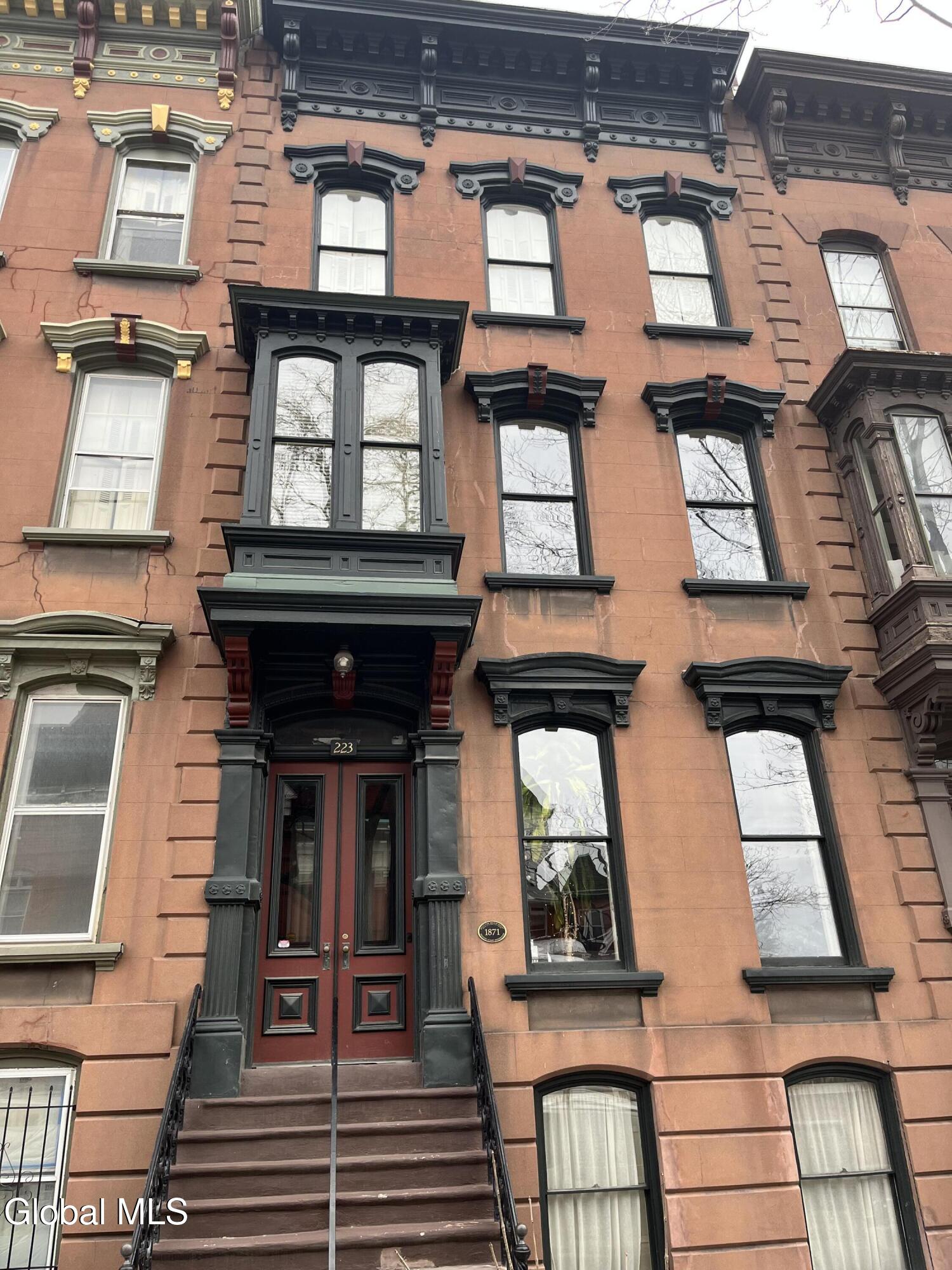 223 Lancaster Street Albany NY 12210