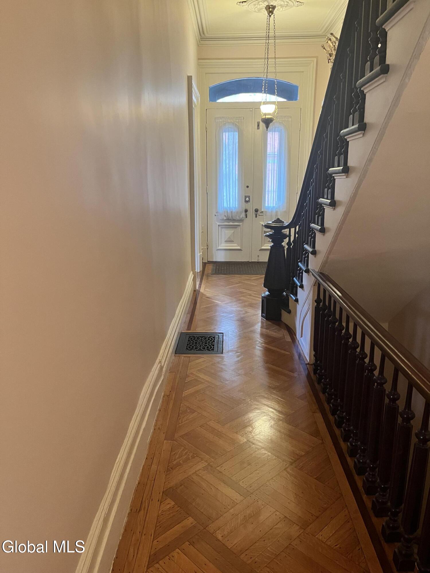 223 Lancaster Street Albany NY 12210