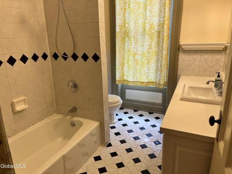 223 Lancaster Street Albany NY 12210
