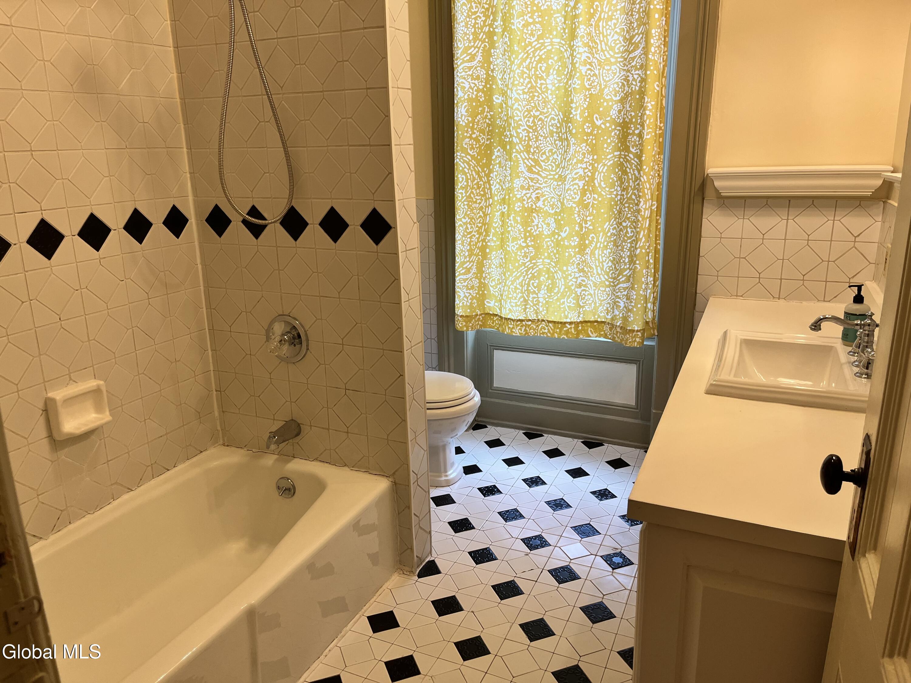 223 Lancaster Street Albany NY 12210